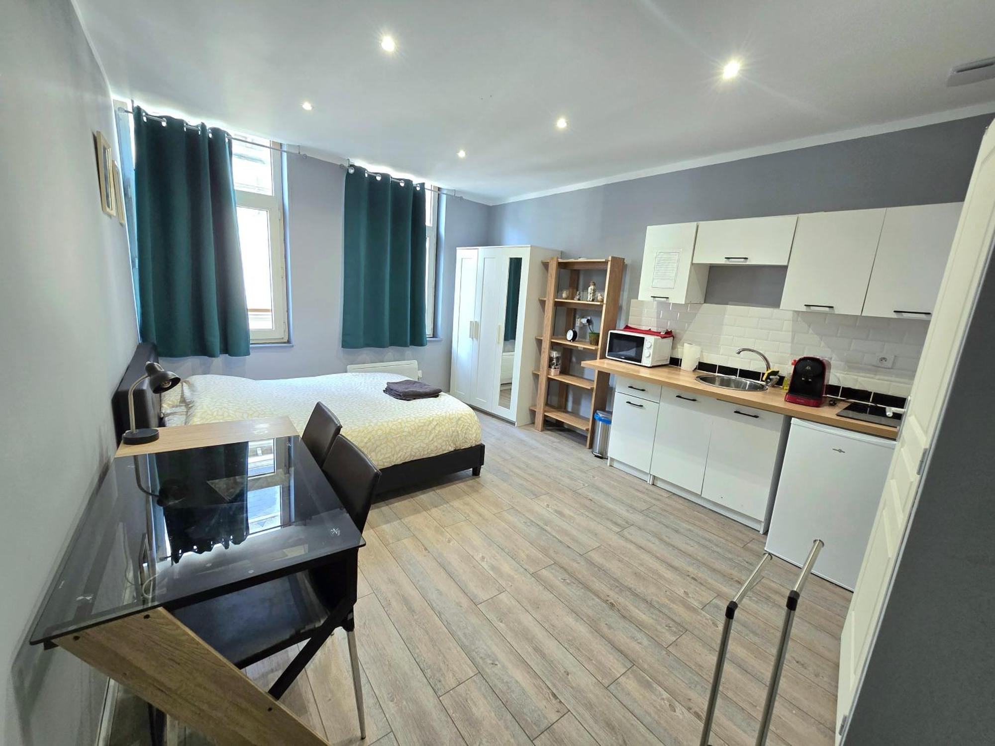 Appartement Hypercentre 301 +Wifi+Independant+ Cuisine Toilette Salle De Bain Privative Valenciennes Esterno foto